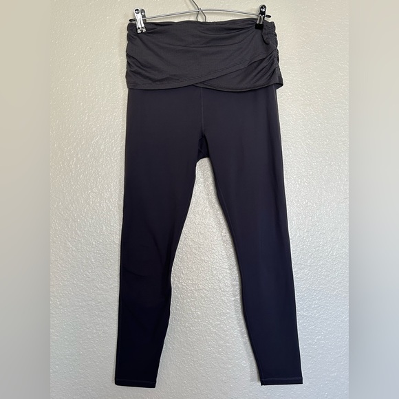 Fabletics Gray Leggings with Skirt Trim. Sz. M - Picture 2 of 10